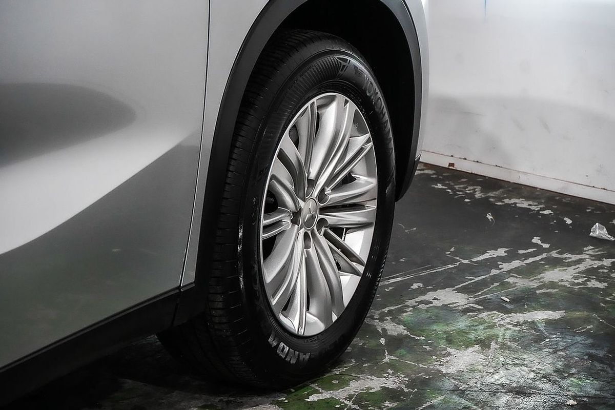 2024 Mitsubishi Outlander LS ZM