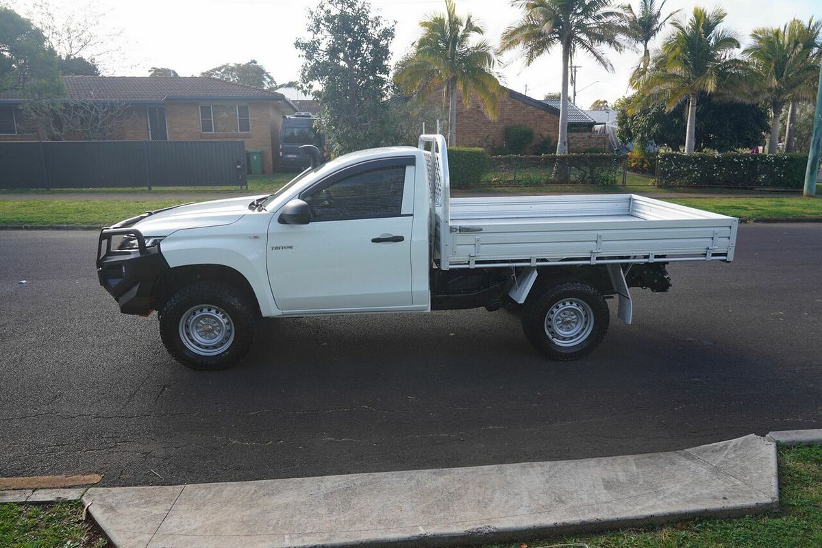 2021 Mitsubishi Triton GLX MR 4X4