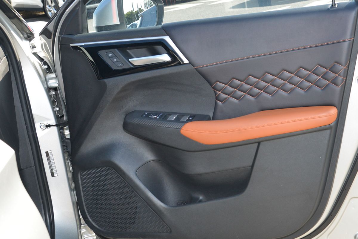 2023 Mitsubishi Outlander Exceed Tourer ZM