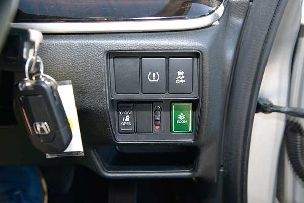 2017 Honda Odyssey VTi 5th Gen