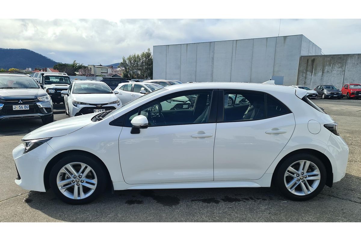 2018 Toyota Corolla Ascent Sport MZEA12R