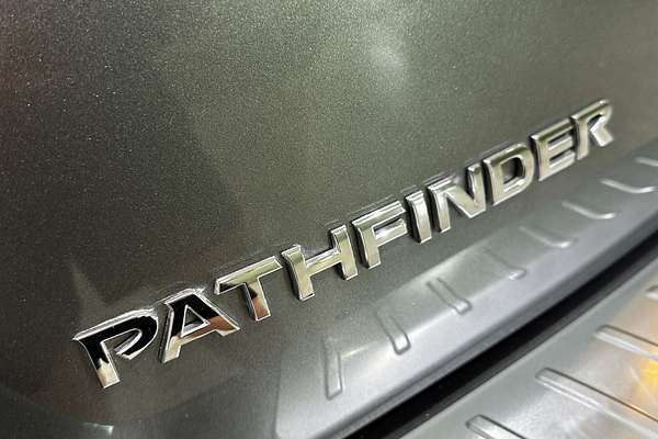 2017 Nissan Pathfinder Ti R52 Series II