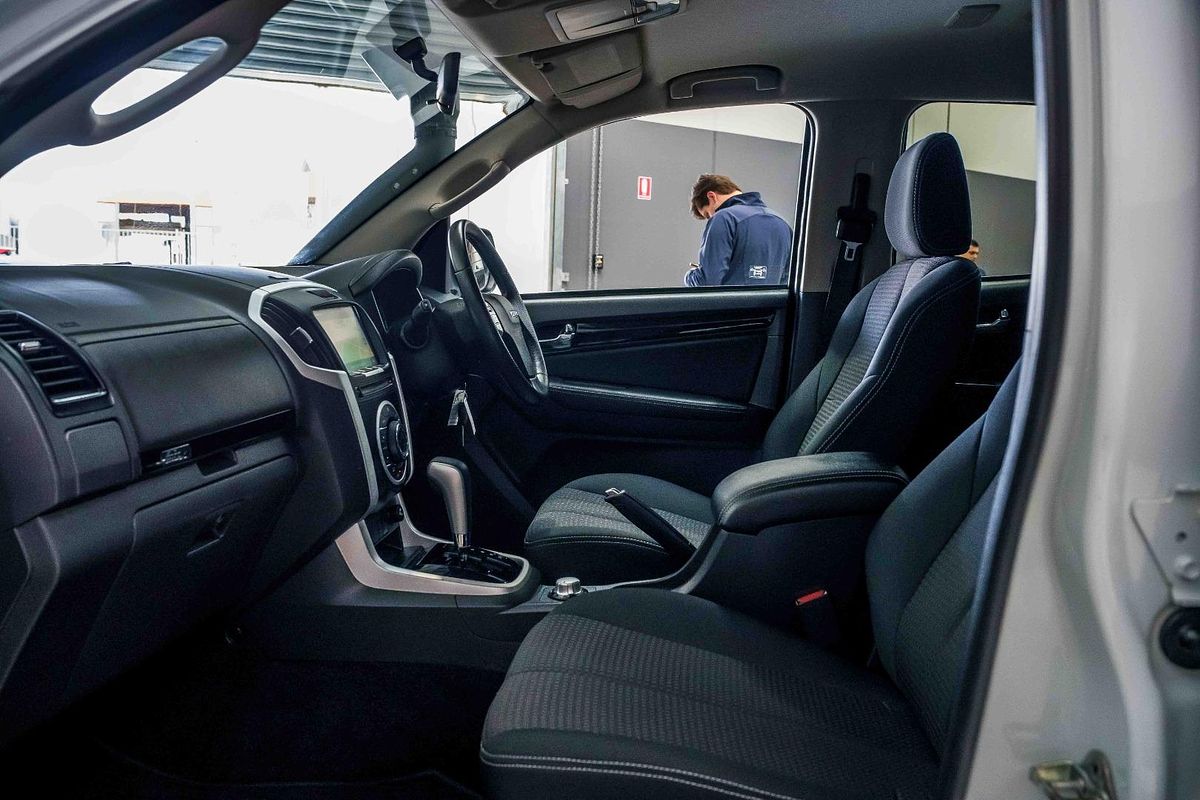 2020 Isuzu MU-X LS-U