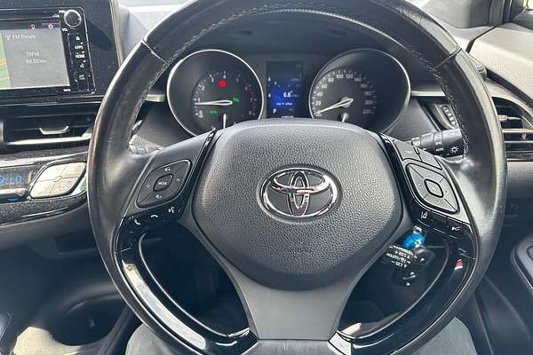 2017 Toyota C-HR NGX10R