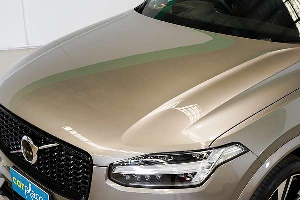 2022 Volvo XC90 B6 R-Design