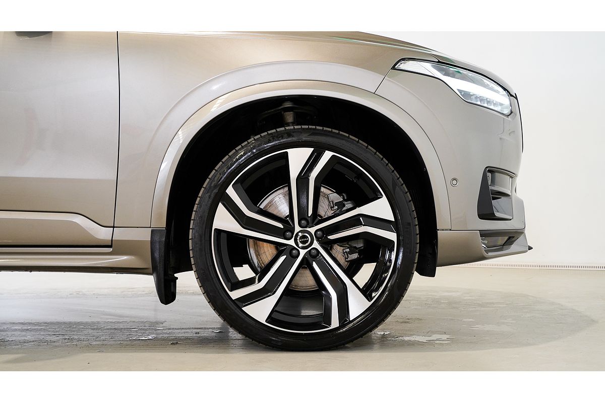 2022 Volvo XC90 B6 R-Design