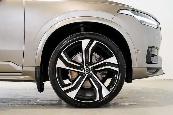 2022 Volvo XC90 B6 R-Design