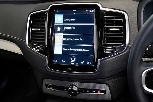 2022 Volvo XC90 B6 R-Design