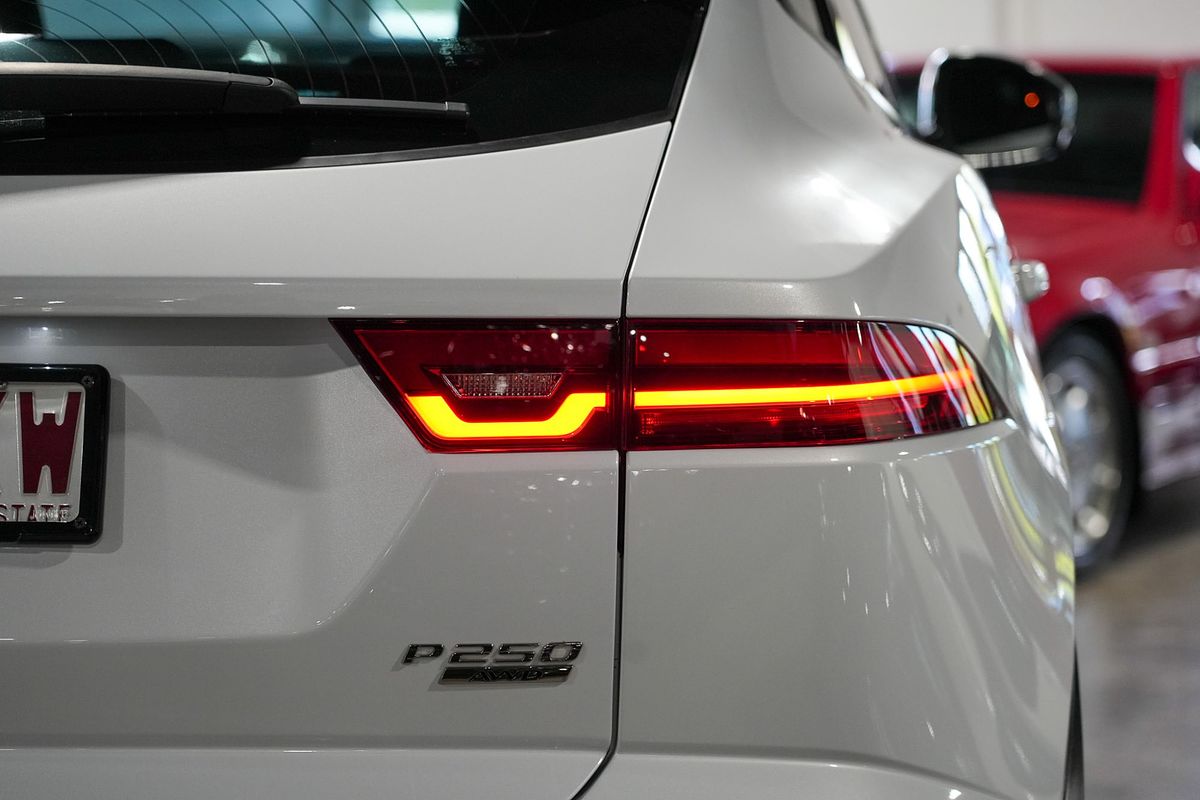 2020 Jaguar E-PACE P250 Chequered Flag X540