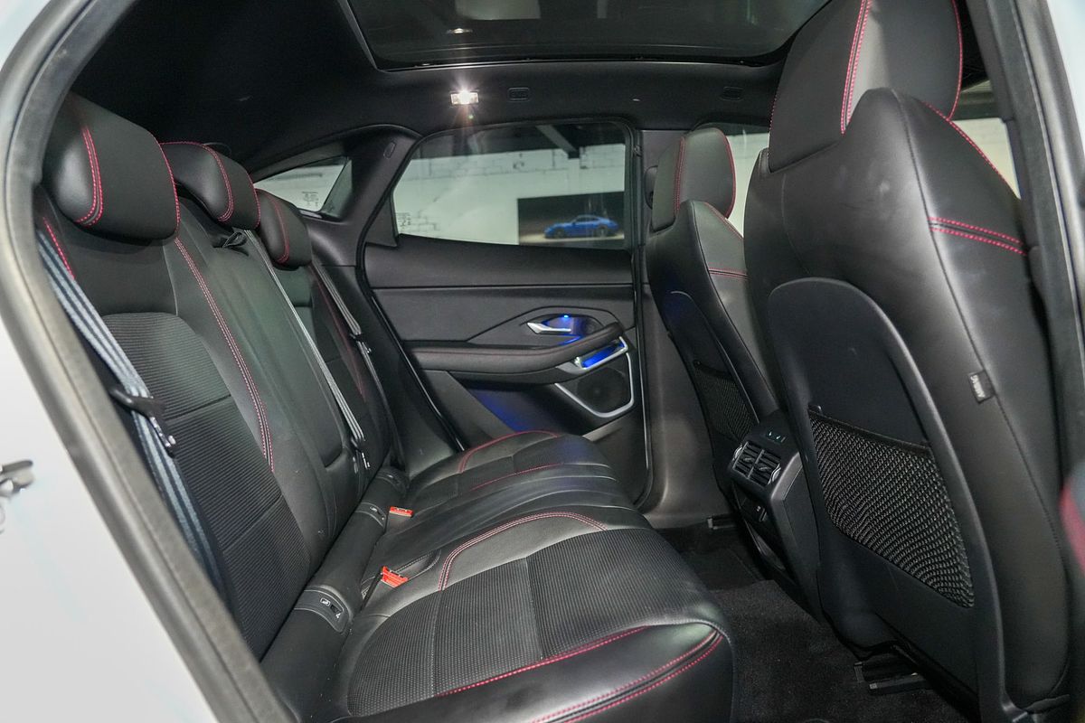 2020 Jaguar E-PACE P250 Chequered Flag X540