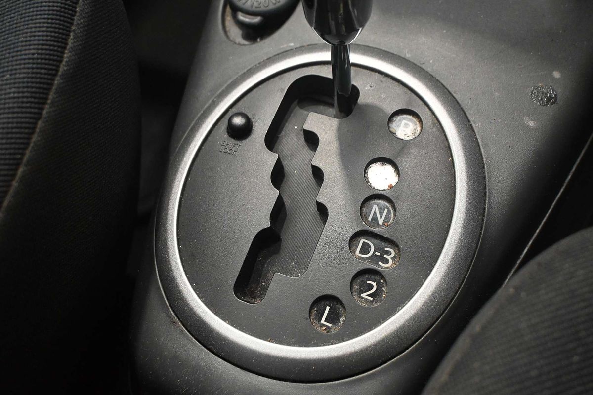 2009 Suzuki Swift  EZ 07 UPDATE