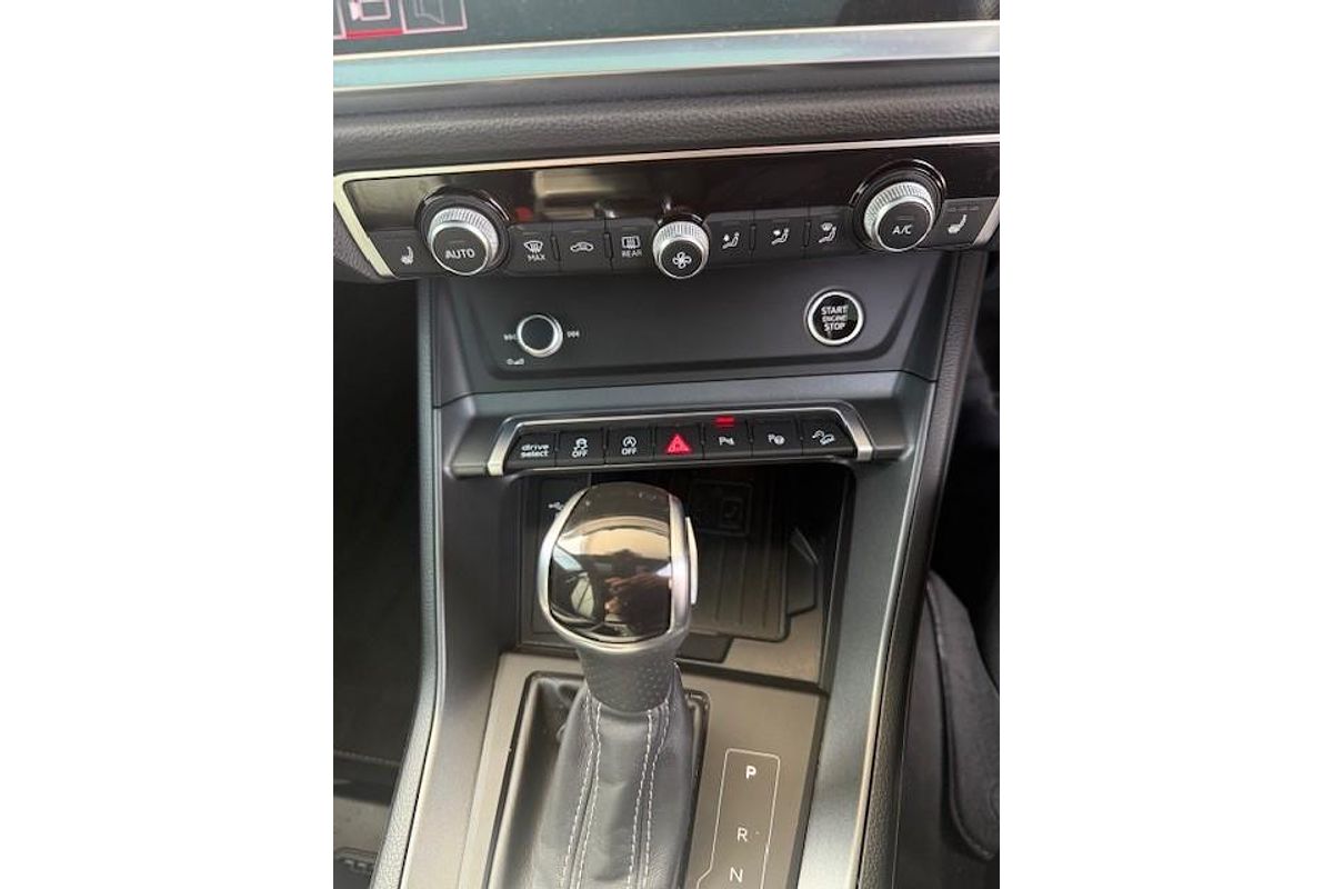 2020 Audi Q3 40 TFSI S line F3