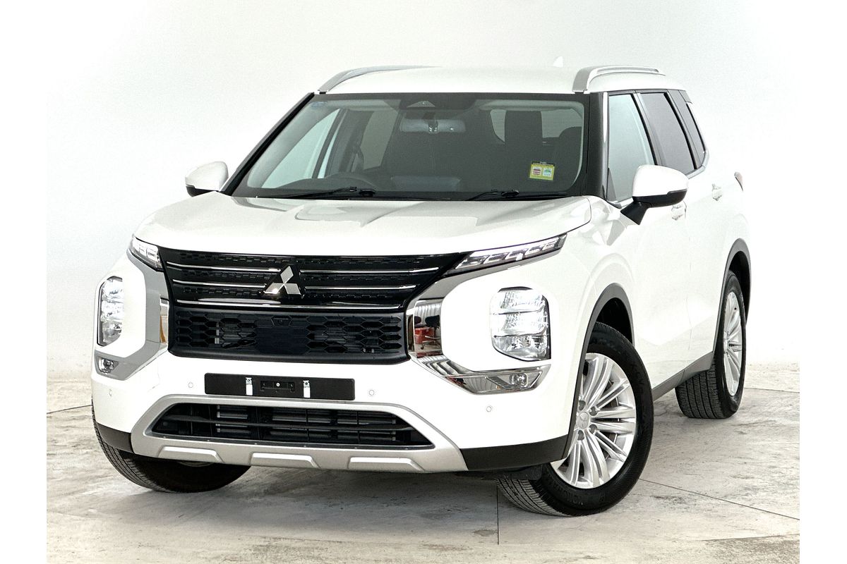 2024 Mitsubishi Outlander LS ZM