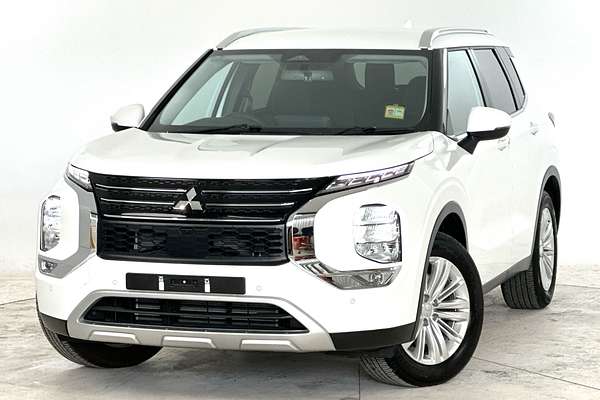 2024 Mitsubishi Outlander LS ZM