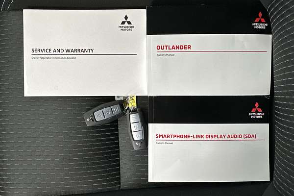 2024 Mitsubishi Outlander LS ZM