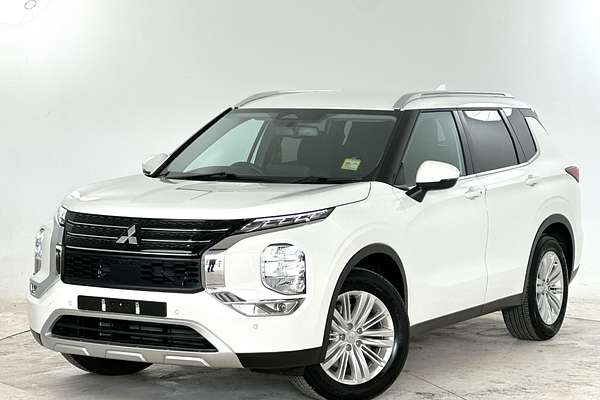 2024 Mitsubishi Outlander LS ZM