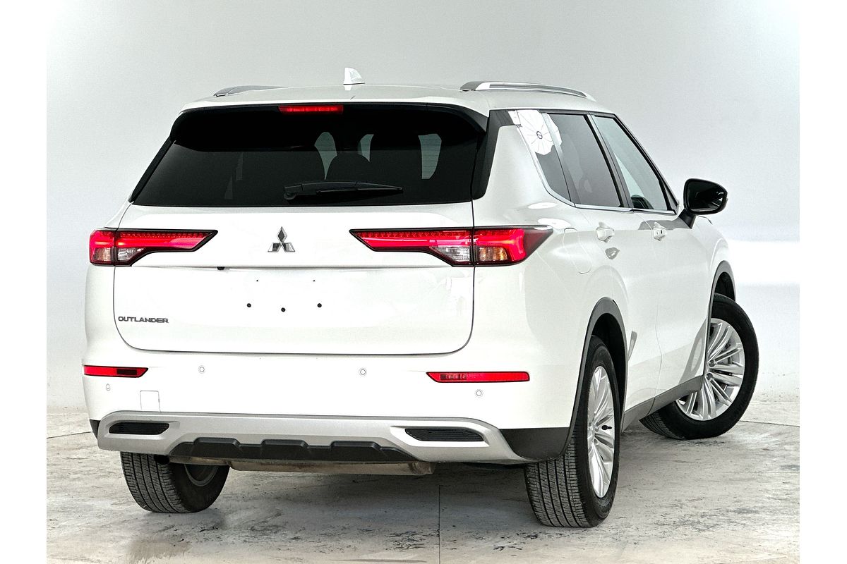 2024 Mitsubishi Outlander LS ZM