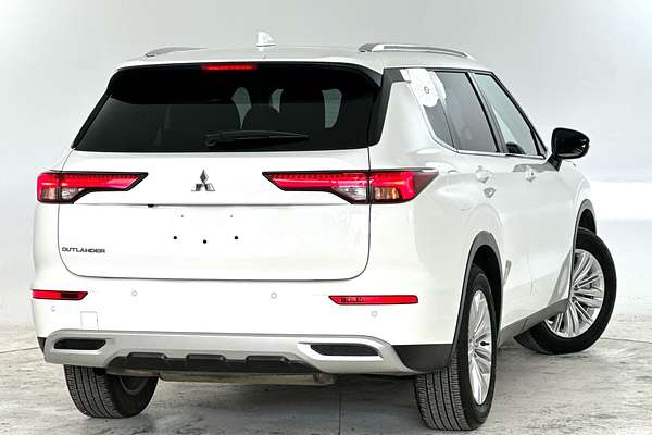 2024 Mitsubishi Outlander LS ZM