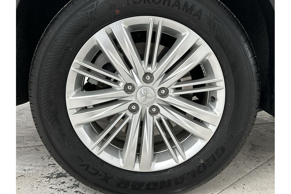 2024 Mitsubishi Outlander LS ZM