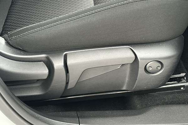 2024 Mitsubishi Outlander LS ZM