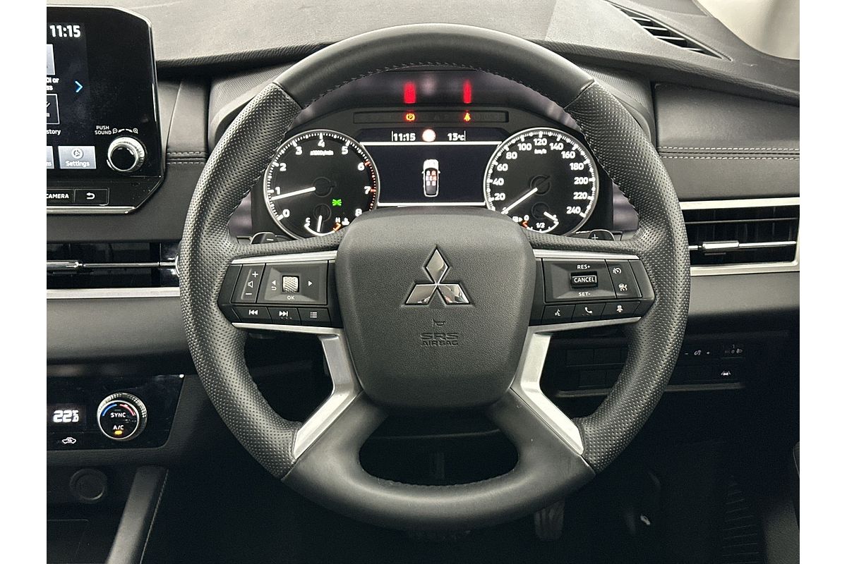 2024 Mitsubishi Outlander LS ZM