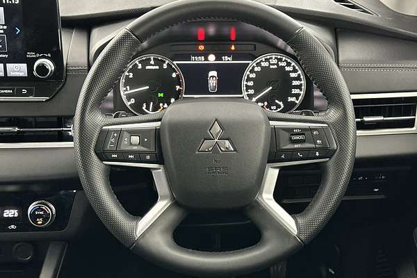 2024 Mitsubishi Outlander LS ZM
