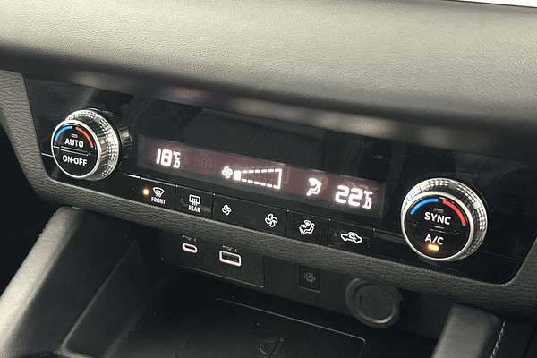 2024 Mitsubishi Outlander LS ZM