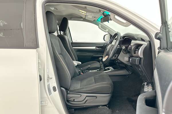 2020 Toyota Hilux SR5 GUN126R 4X4