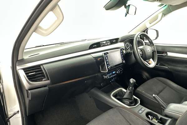 2020 Toyota Hilux SR5 GUN126R 4X4