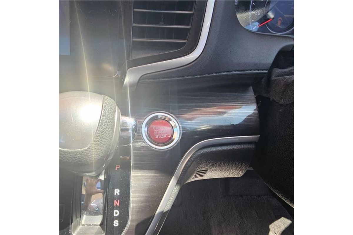 2015 Honda Odyssey VTi-L 5th Gen