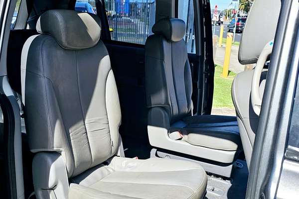 2009 Kia Grand Carnival Platinum VQ