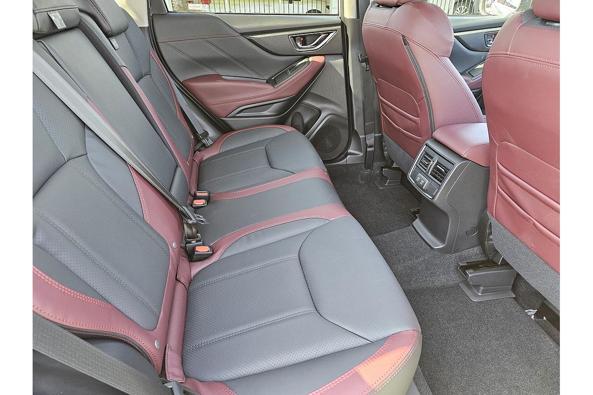2025 Subaru Forester STI Sport S5