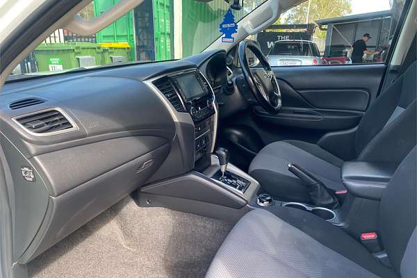 2022 Mitsubishi Triton GLX-R MR 4X4