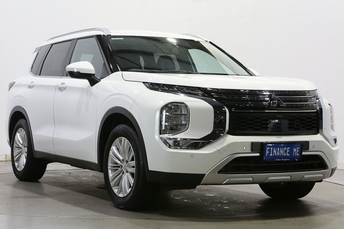 2024 Mitsubishi Outlander LS ZM