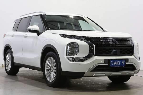 2024 Mitsubishi Outlander LS ZM
