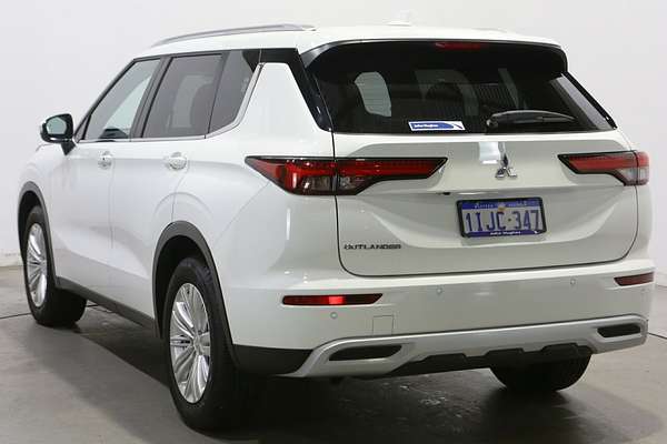 2024 Mitsubishi Outlander LS ZM