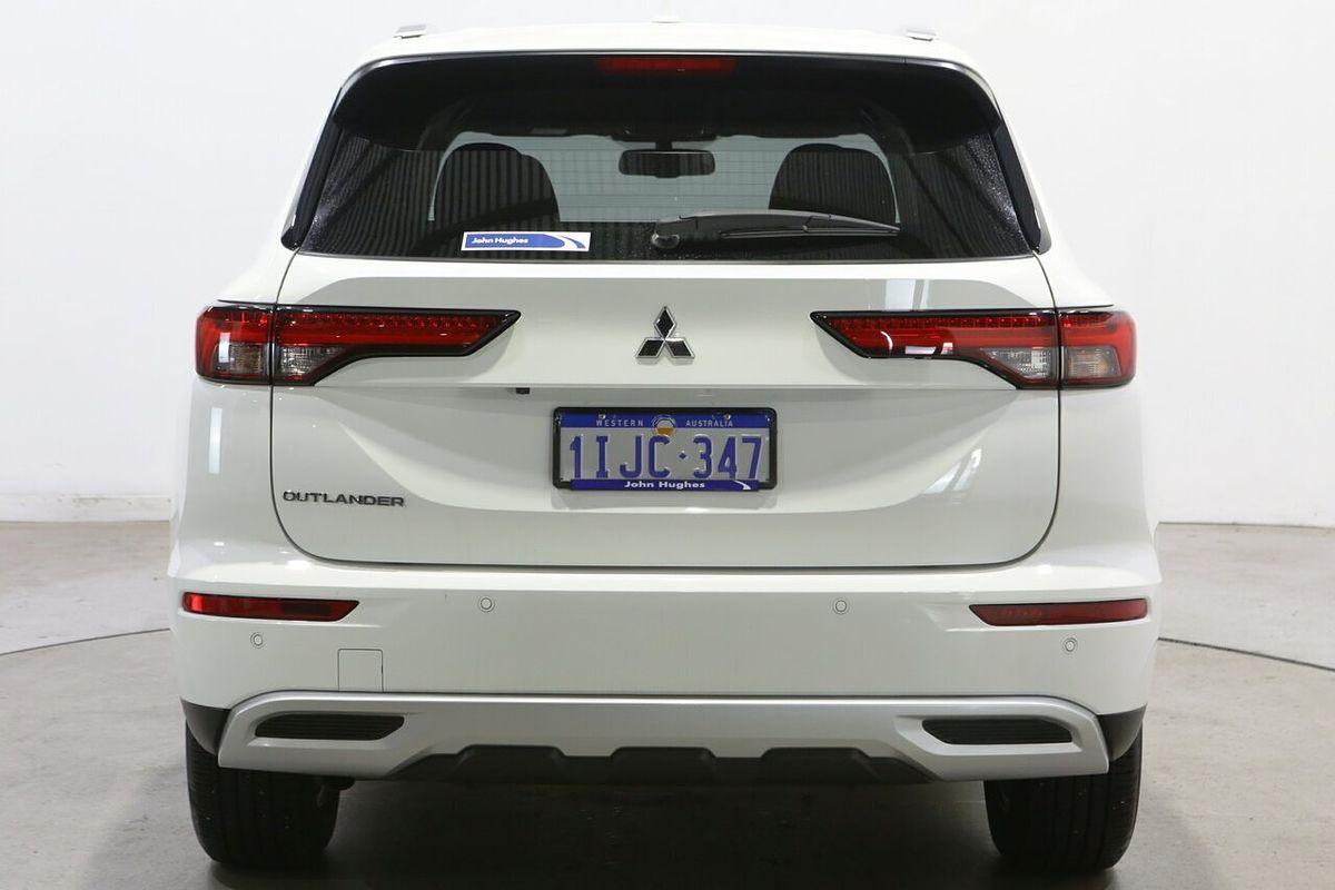 2024 Mitsubishi Outlander LS ZM