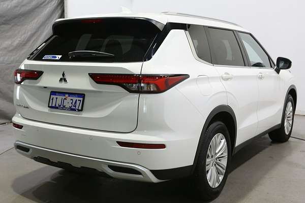 2024 Mitsubishi Outlander LS ZM