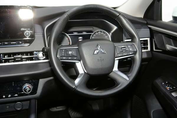 2024 Mitsubishi Outlander LS ZM