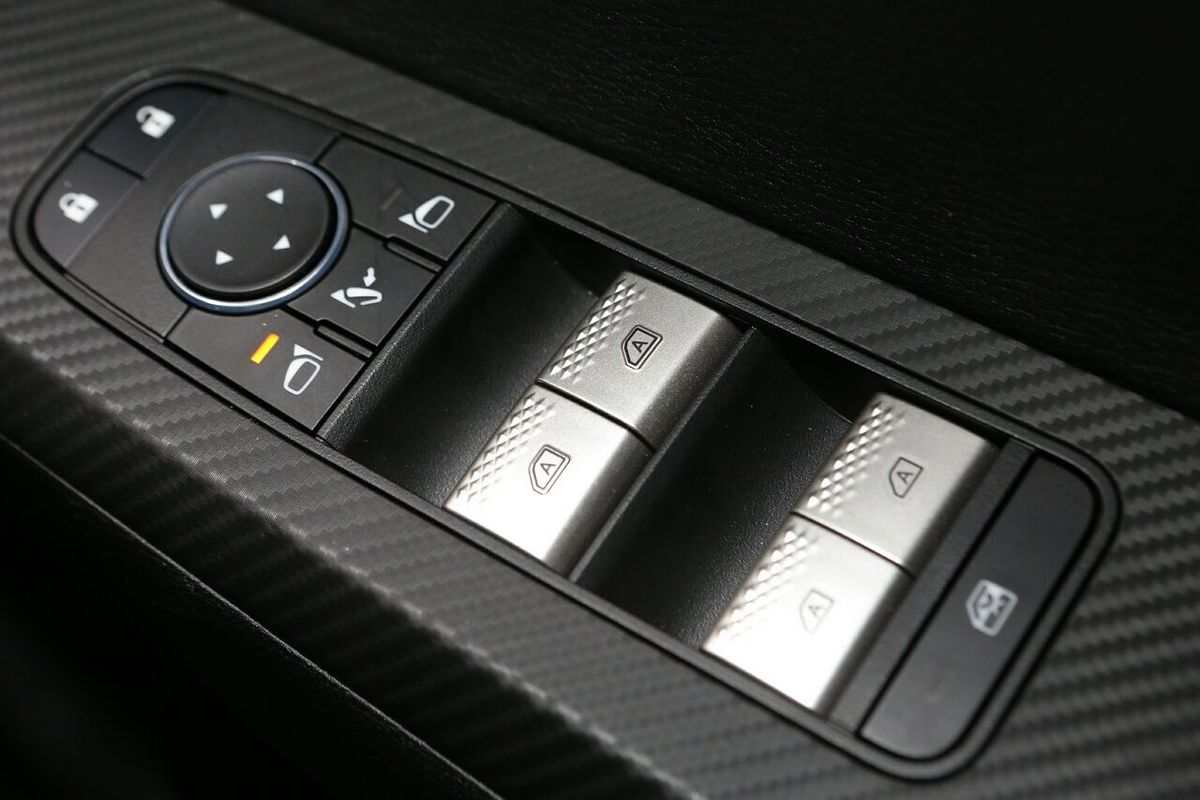 2024 Mitsubishi Outlander LS ZM