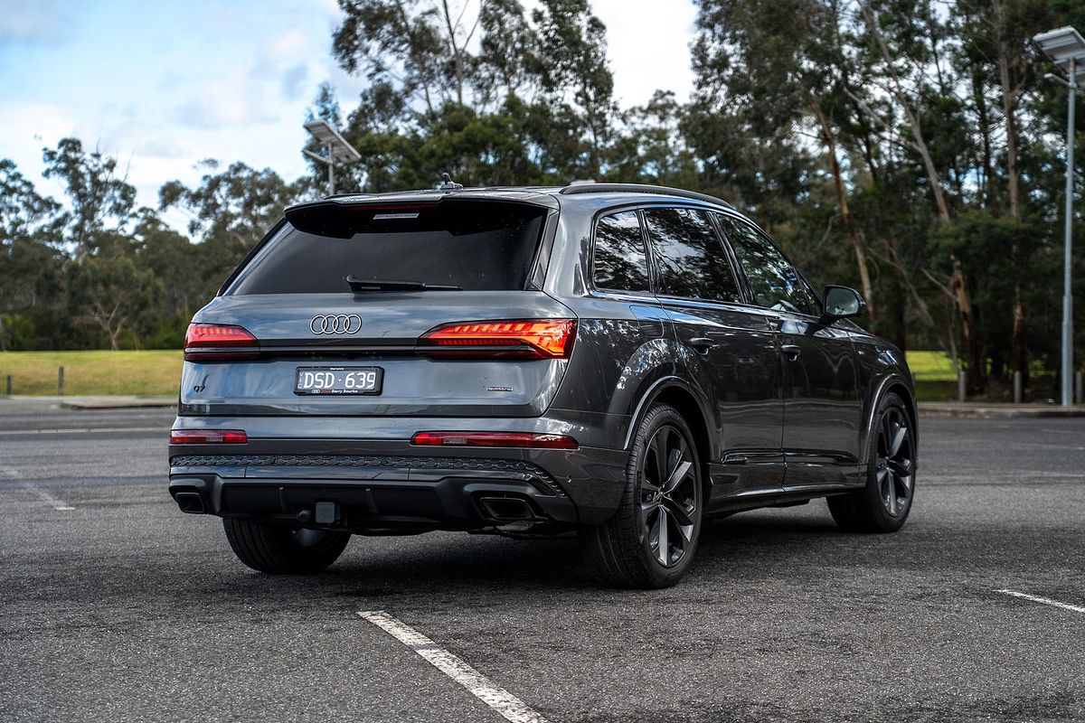 2025 Audi Q7 50 TDI S line 4M