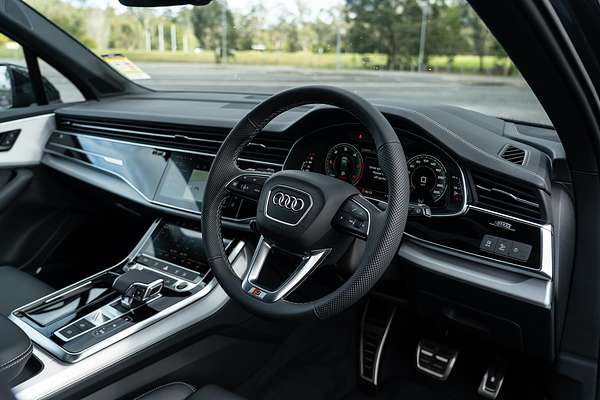 2025 Audi Q7 50 TDI S line 4M