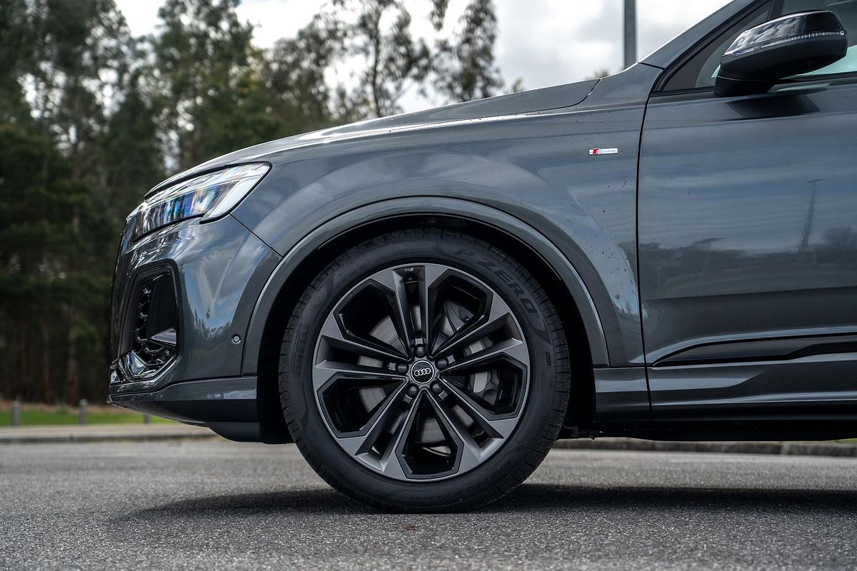 2025 Audi Q7 50 TDI S line 4M