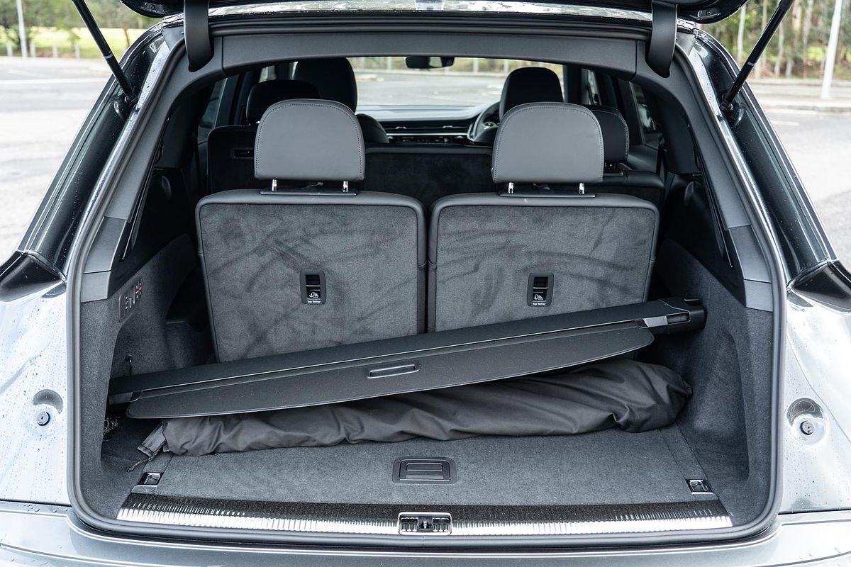 2025 Audi Q7 50 TDI S line 4M