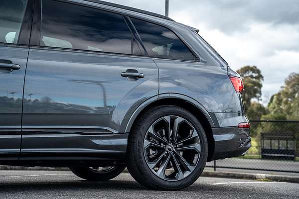 2025 Audi Q7 50 TDI S line 4M