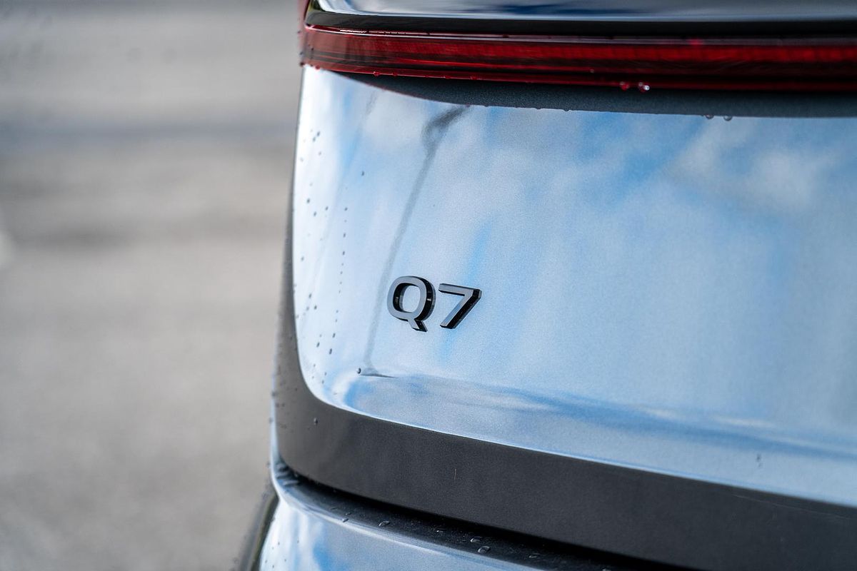 2025 Audi Q7 50 TDI S line 4M