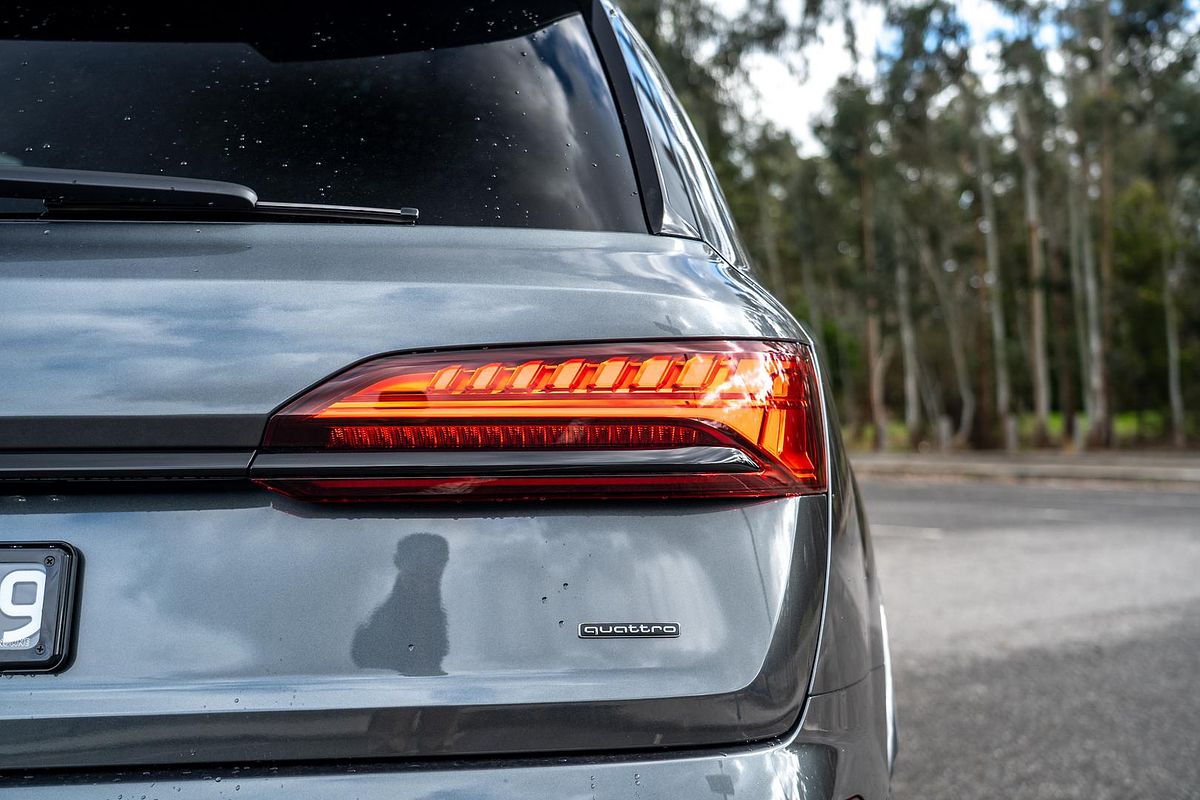 2025 Audi Q7 50 TDI S line 4M