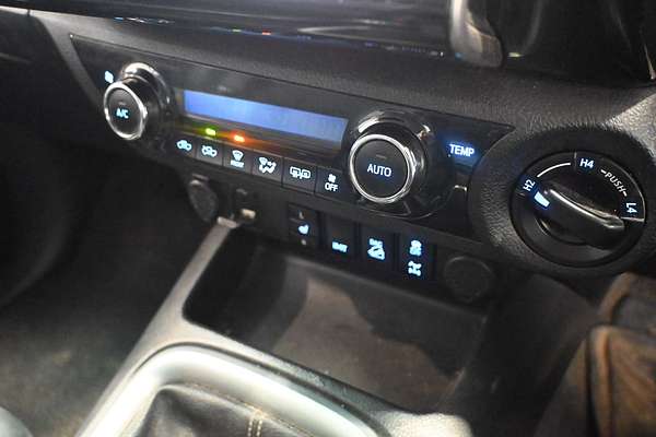 2020 Toyota Hilux SR5 GUN126R
