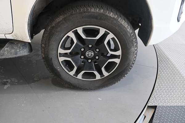 2020 Toyota Hilux SR5 GUN126R