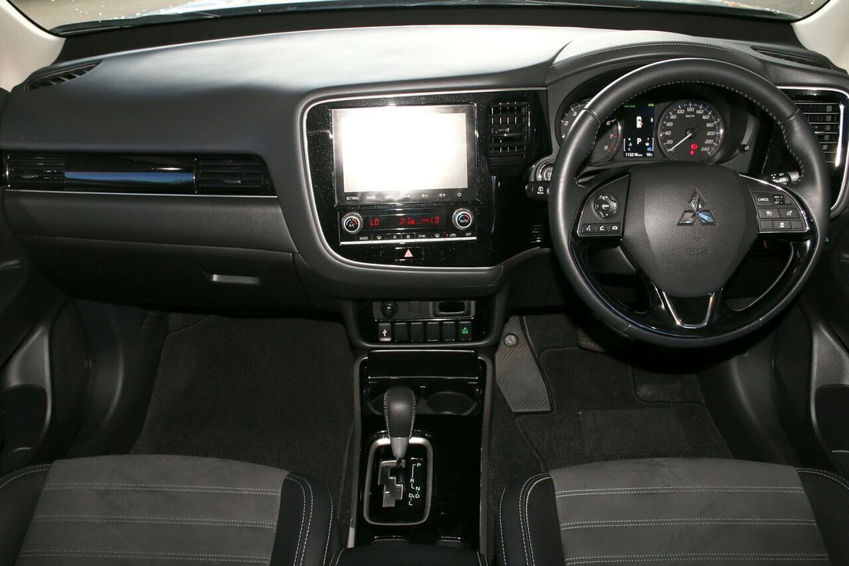 2020 Mitsubishi Outlander LS ZL